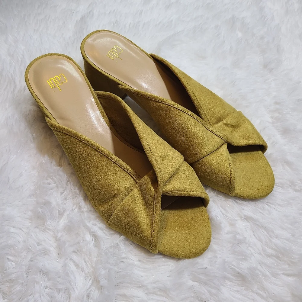 Cabi Sage Green Mules Women's Sz 10 Suede Wedge Heel EC